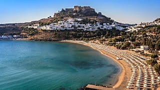 Σε απομόνωση στο ξενοδοχείο οι Σουηδοί τουρίστες που έφτασαν στη Ρόδο