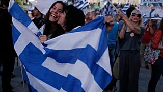Πανηγυρισμοί των υποστηρικών του όχι μετά το δημοψήφισμα του 2015