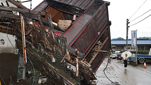 Unwetter in Japan: 35 Tote, 200.000 Menschen auf der Flucht