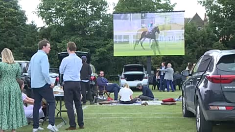 London: lóverseny és piknik