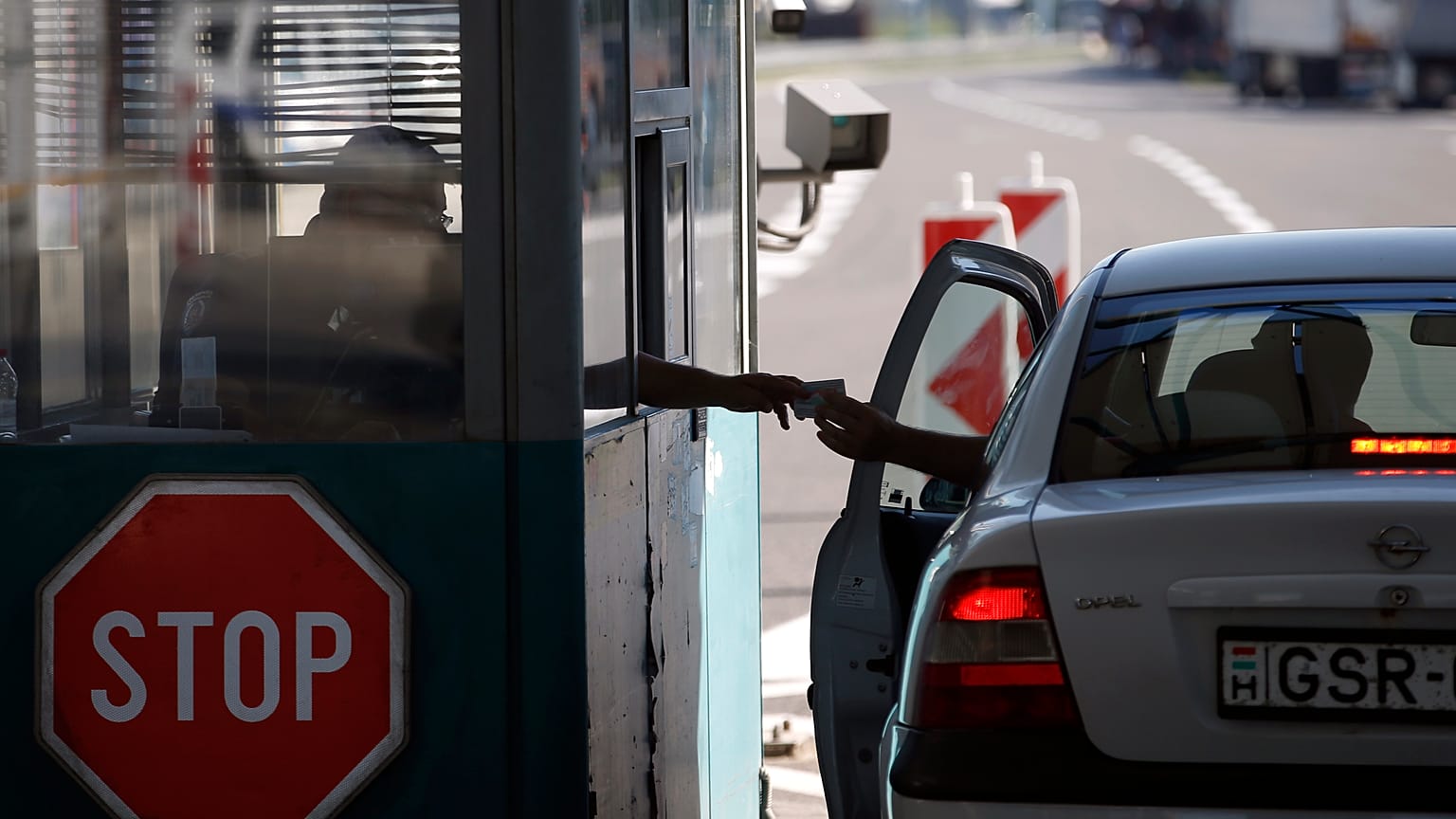 Yunanistan, 15 Temmuz'a kadar sınırlarını Sırbistan'dan gelecek ziyaretçilere kapattı