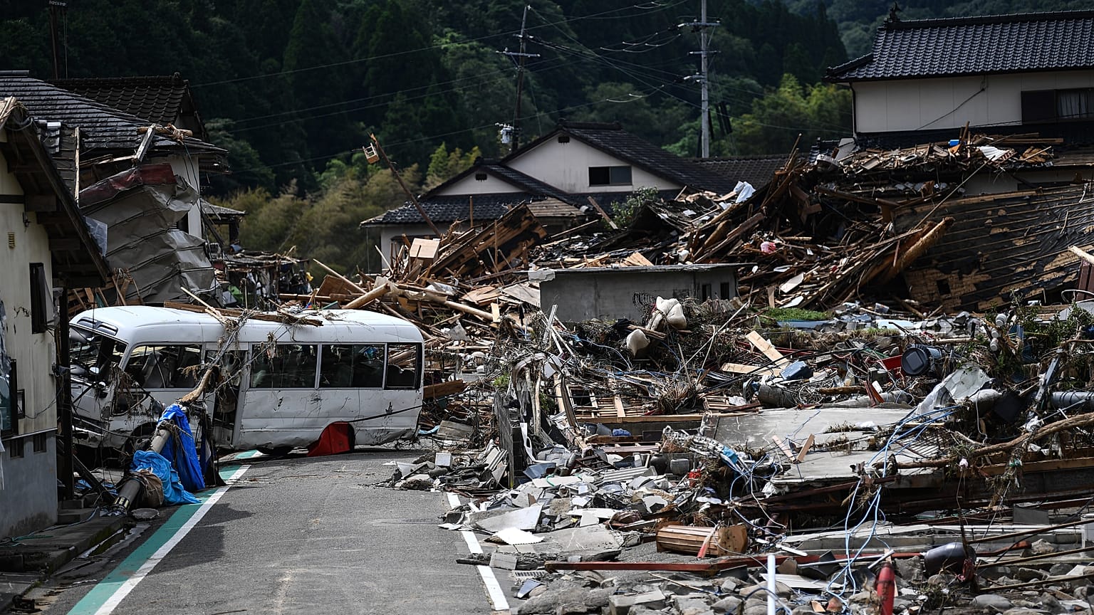 Restos de la inundación en Kumamura, el 8 de julio.