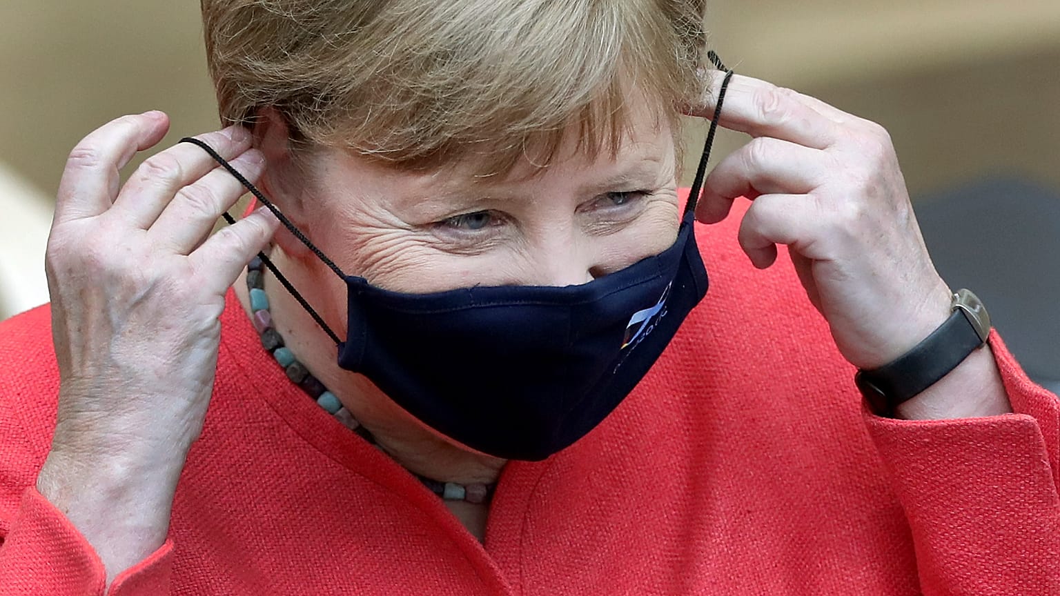 Merkel hält Masken für unverzichtbar