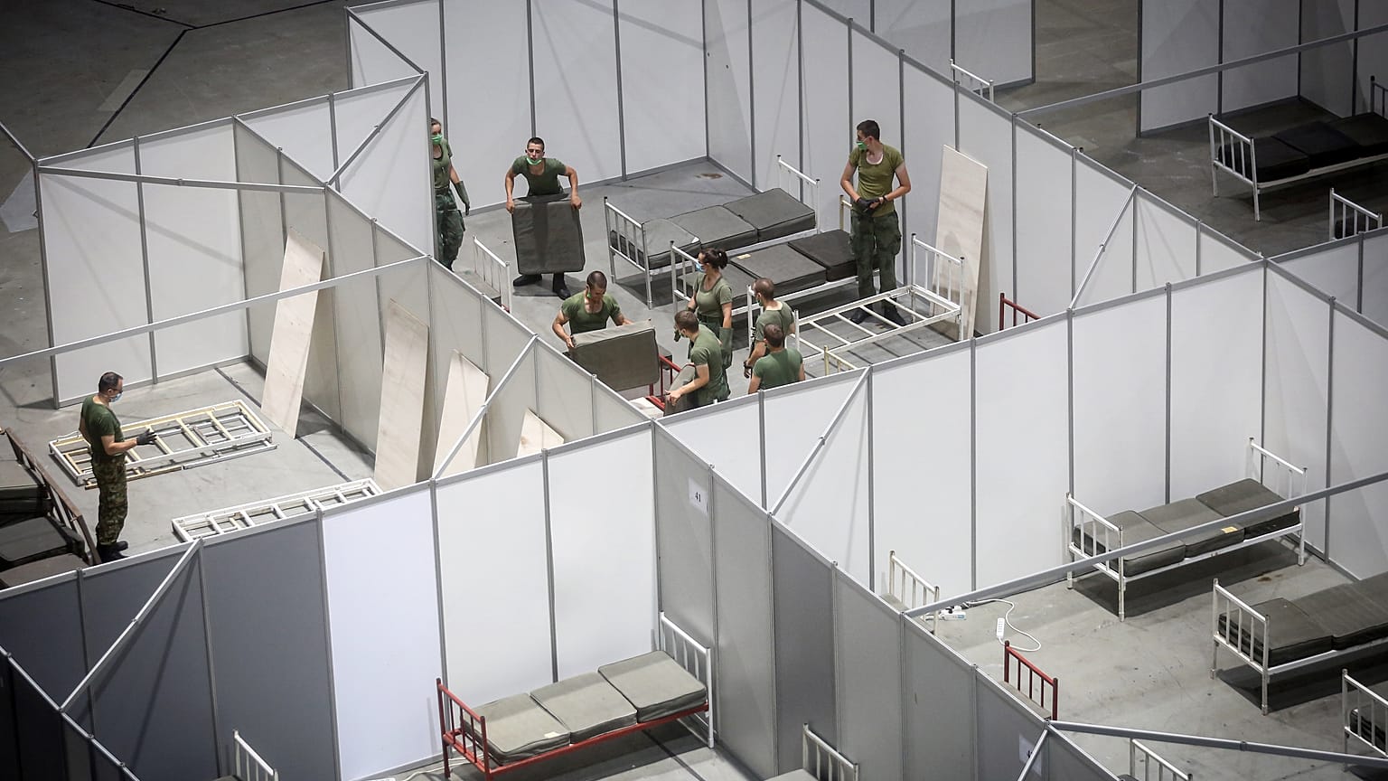 Serbian military opens field hospital amid coronavirus spike