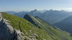 90km, 9 500m de dénivelé positif et 14 cols en 23h45