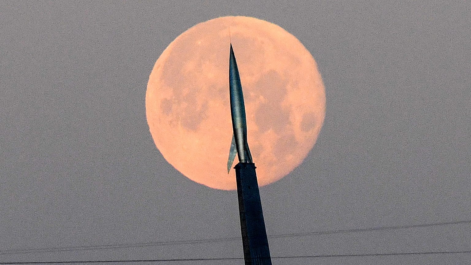 Vollmond über Moskau