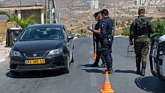 الحكومة الفلسطينية تطالب إسرائيل بإغلاق المعابر لمواجهة كوفيد-19