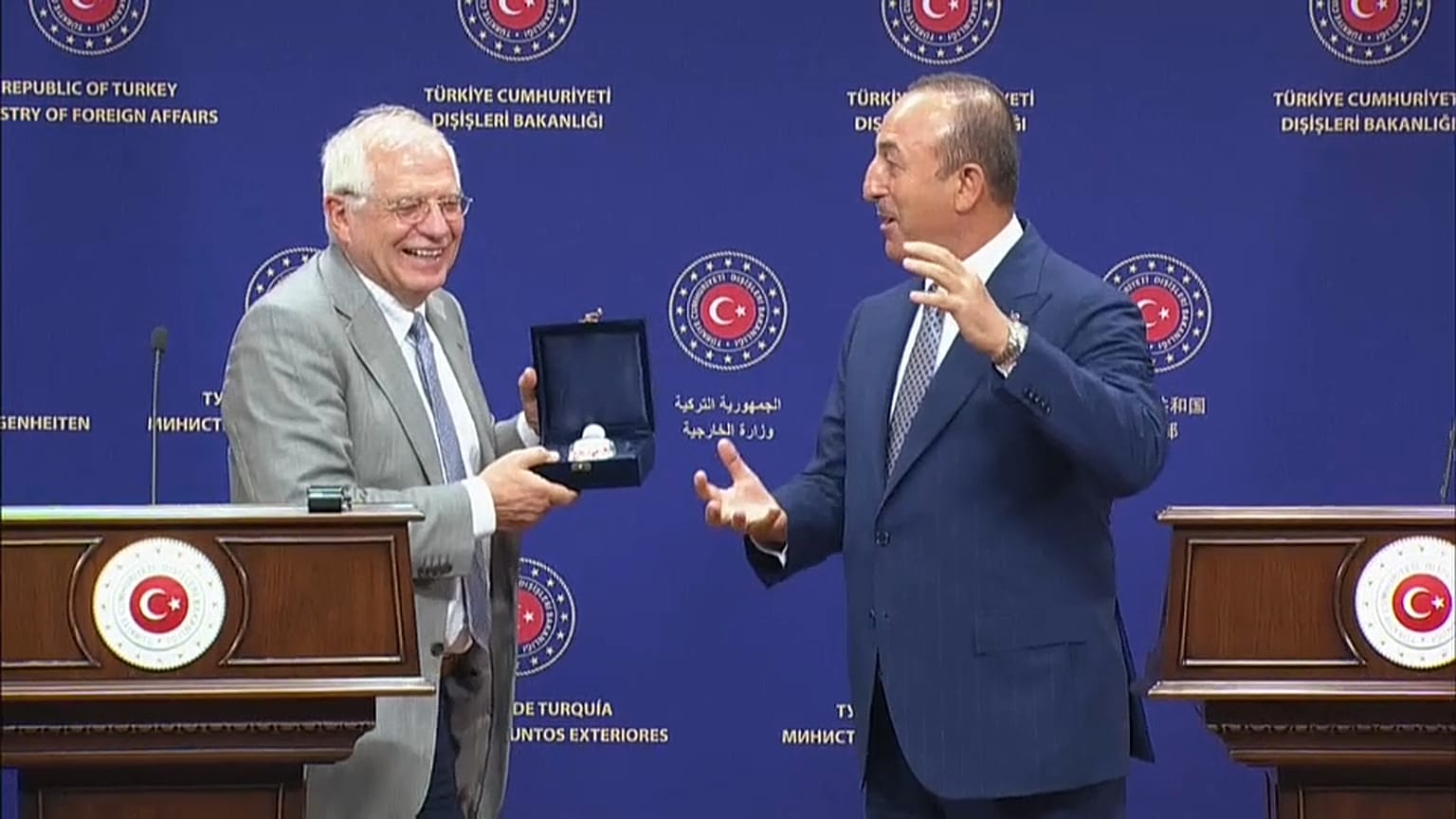 Borrell ad Ankara, sulla Libia Cavusoglu attacca Parigi