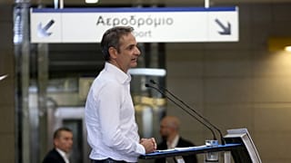 Ο Κ. Μητσοτάκης στον σταθμό Μετρό Νίκαιας