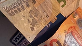Contante o carta?
