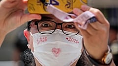 كورونا قد تنتقل عبر الجو والولايات المتحدة لا تزال في الموجة الأولى من الوباء