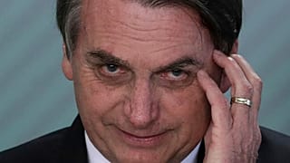 Jair Bolsonaro revelou sintomas compatíveis com Covid-19 e voltou a ser testado