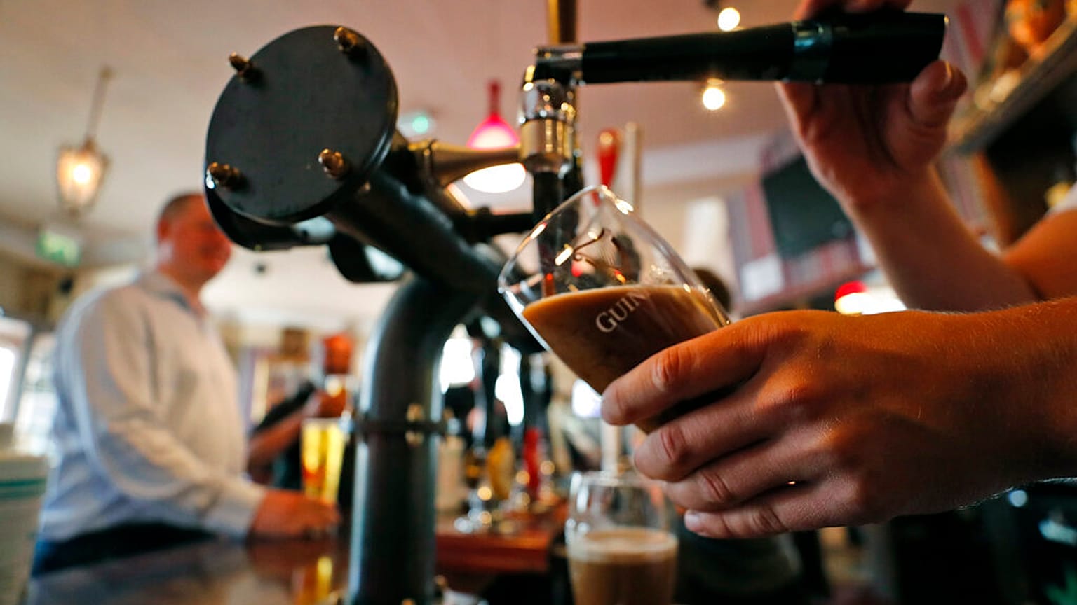 Un pub de Londres el sábado durante la reapertura 