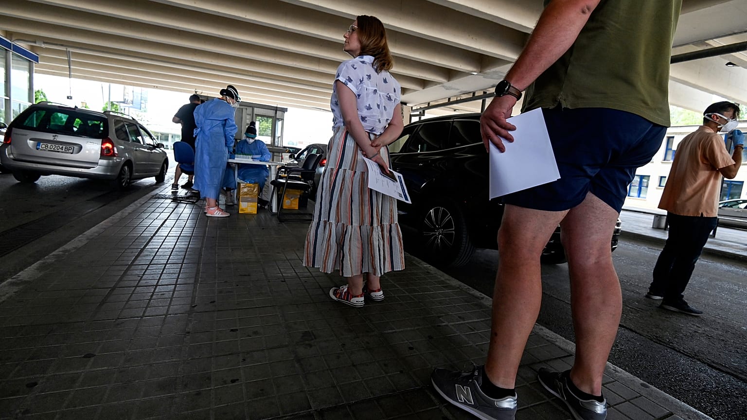 Δύο Σέρβοι τουρίστες με κορονοϊό στην Αιδηψό - Θετικοί στον ιό τουρίστες σε Κέρκυρα και Θάσο