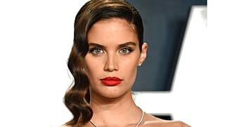 Dünyaca ünlü moda dergisi Vogue Portekiz'deki baskısı sebebiyle 'zihinsel engellilerden' özür diledi