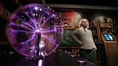Madame Tussauds Müzesi'nin balmumu figürleri Covid-19'a karşı maske takacak