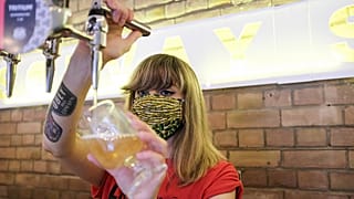 Regno Unito: a pochi giorni dal deconfinamento, pub costretti a chiudere per infezioni da Covid