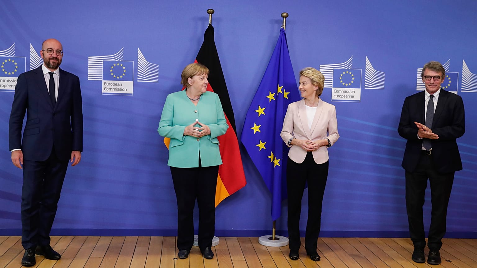 Streit um Corona-Hilfen: Merkel berät, Conte mahnt