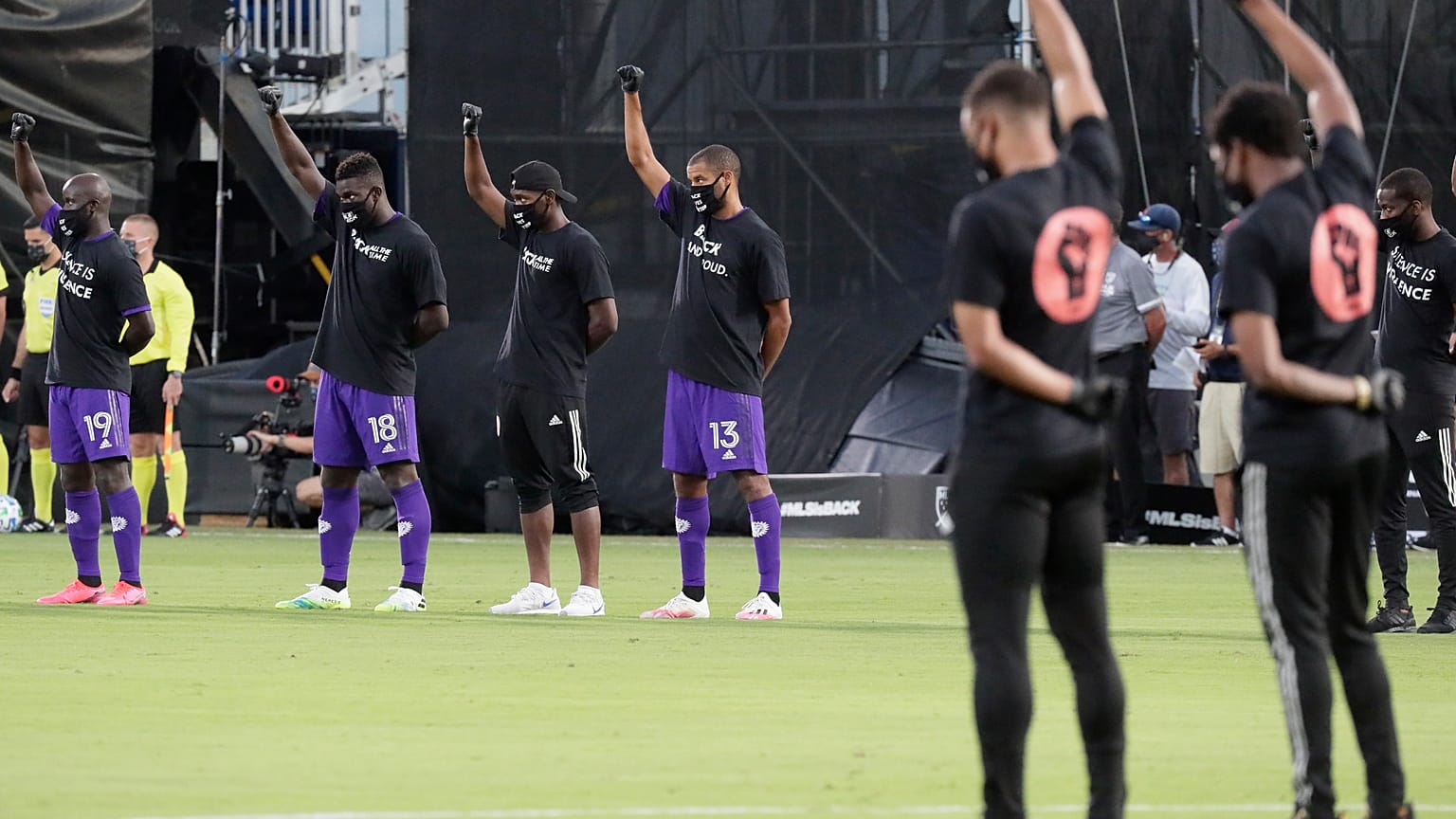 MLS protesta contra violência policial e racismo nos EUA