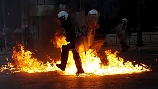 Επεισόδια, τραυματισμοί και συλλήψεις στο κέντρο της Αθήνας