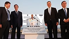 Ο Νίκος Αναστασιάδης τοποθετεί τον θεμέλιο λίθο