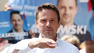 Lengyel elnökválasztás: kiélezett a verseny, szoros eredmény várható