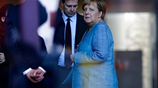 Seibert und Merkel warten in Berlin auf Ägyptens Präsidenten (ARCHIV)