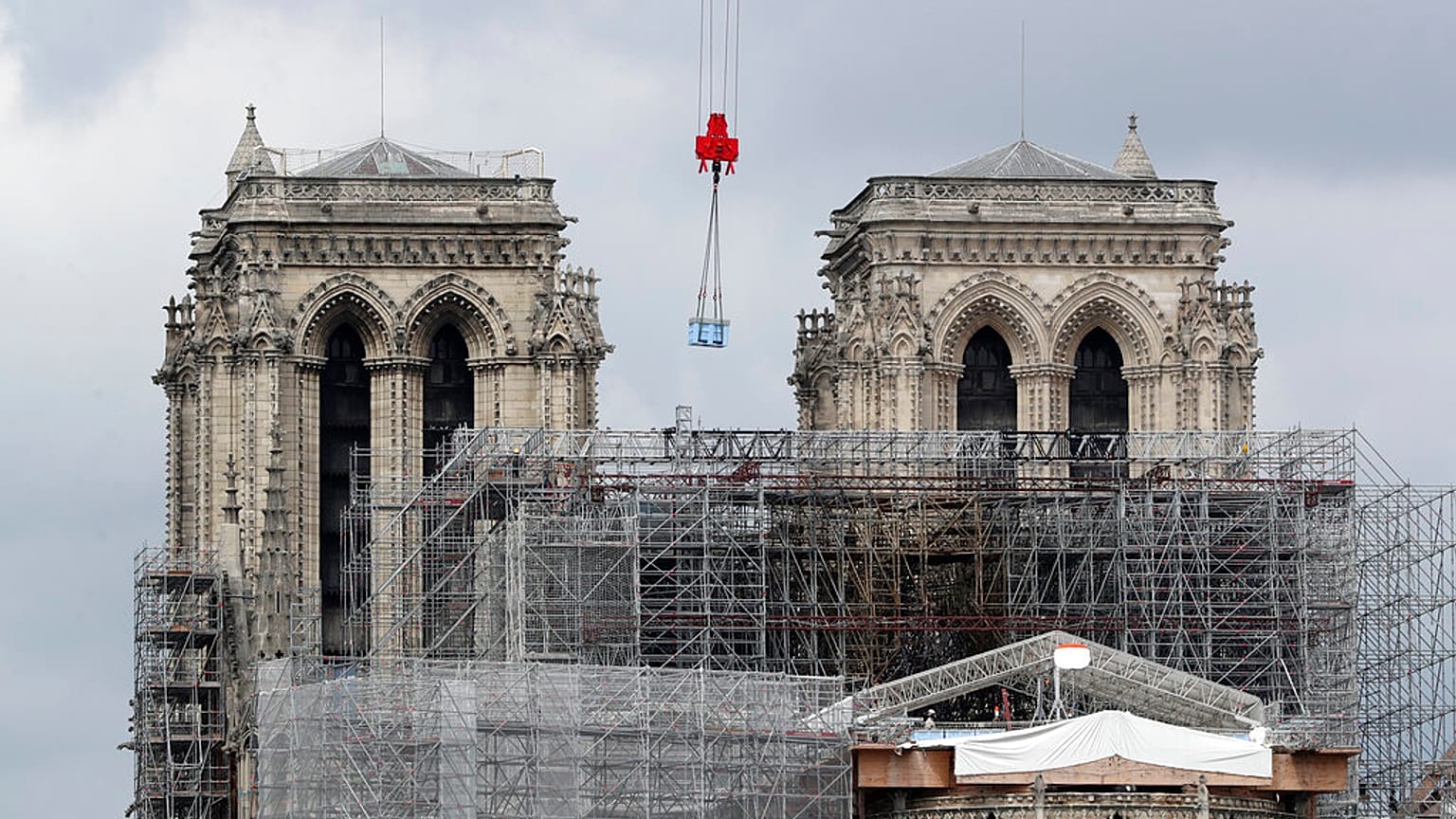 Doch kein Glasturm: Notre-Dame wird originalgetreu wiederaufgebaut