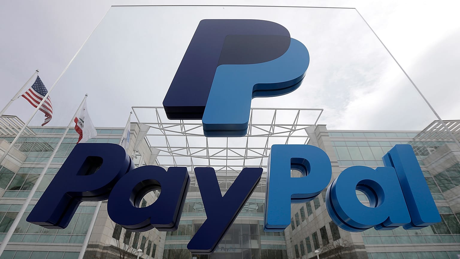 Штаб-квартира PayPal находится в Сан-Хосе, Калифорния