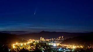 دنباله‌دار نئووایز در آسمان مجارستان