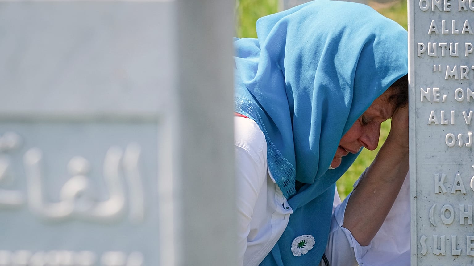 Srebrenitsa Soykırımı'nın 9 kurbanı daha toprağa verildi