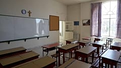 Les bancs de l'école Notre Dame de Lourdes à Zahlé (Liban) resteront vides à la rentrée.