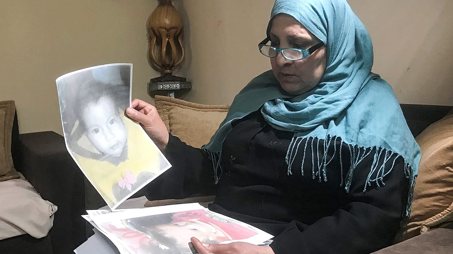 تحية جدة لخمسة أحفاد يكبرون في سوريا وتحاول متابعة أخبارهم وإعادتهم إلى تونس 