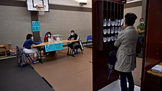 Colegio electoral en Durango, País Vasco, España