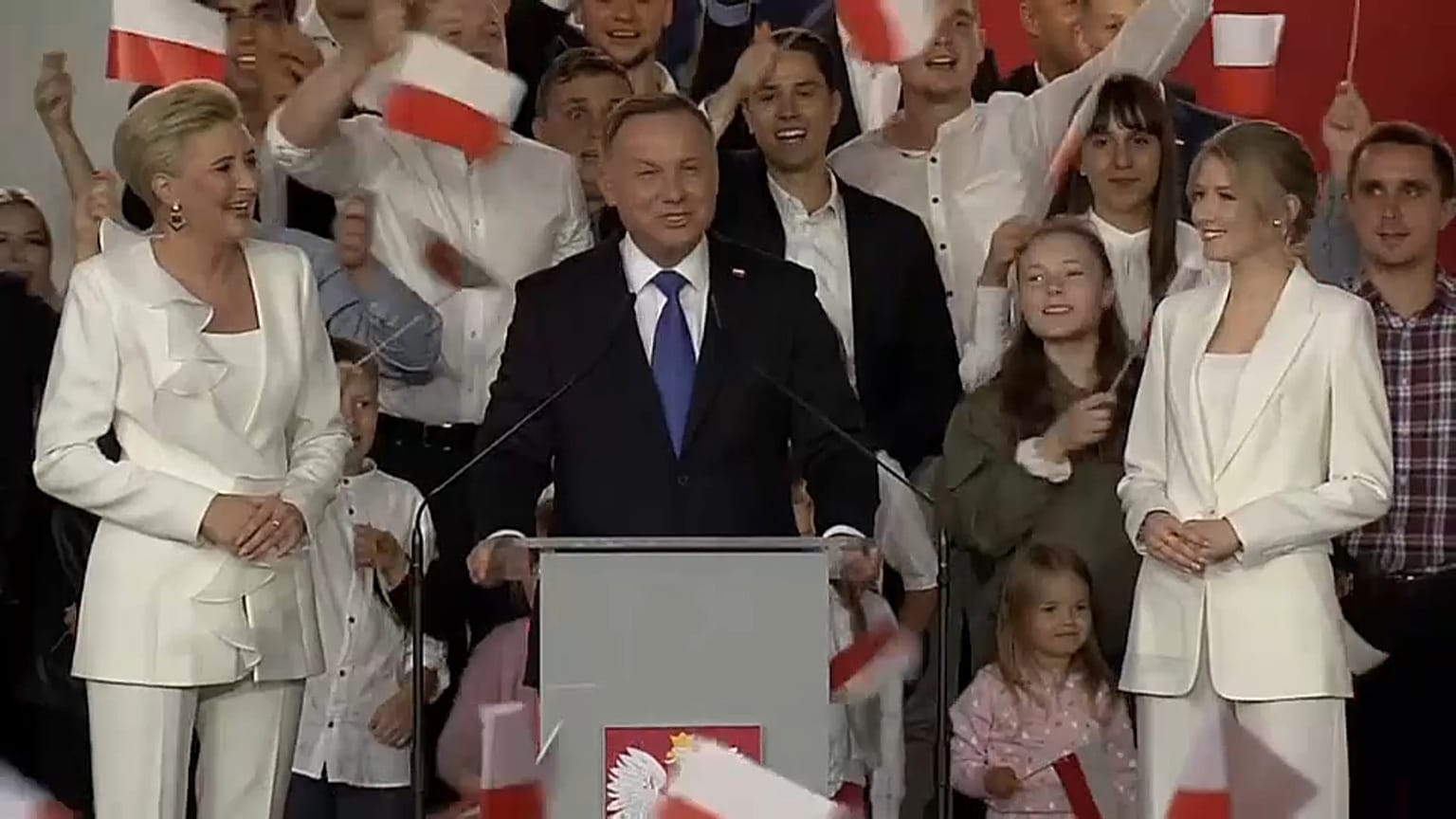Andrzej Duda y su esposa Agata Kornhauser-Duda en Pultusk, Polonia