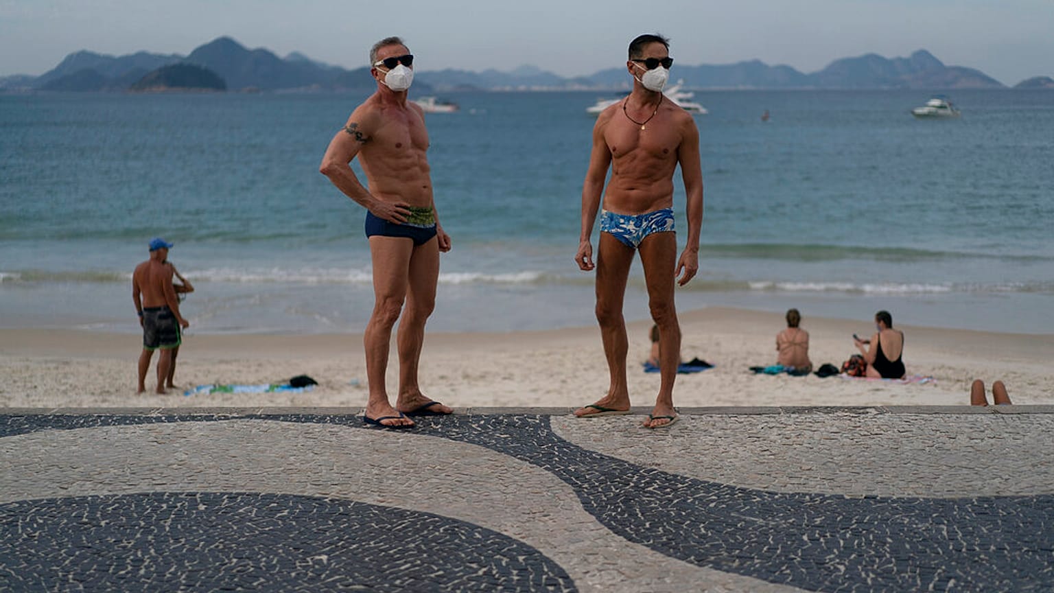 Polícia aplica multas nas praias do Rio de Janeiro