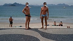 Polícia aplica multas nas praias do Rio de Janeiro