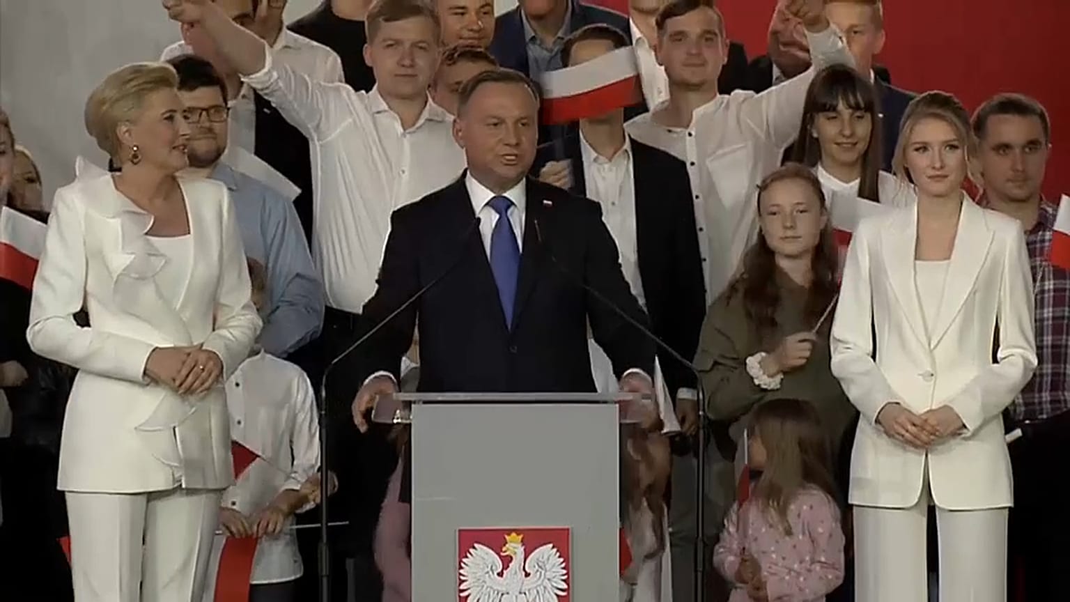 Andrzej Duda y su esposa Agata Kornhauser-Duda en Pultusk, Polonia