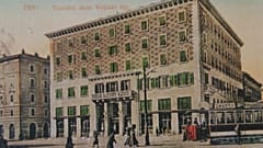 Una foto del Narodni Dom nel 1910, 10 anni prima del rogo. Nel 1927 è stato espropriato alla comunità slovena, oggi è sede della Scuola per Interpreti e Traduttori