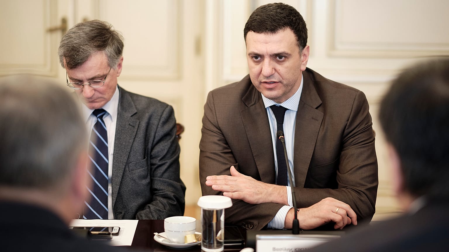 Εισήγηση λοιμωξιολόγων: Πανηγύρια τέλος, εντατικοί έλεγχοι στα σύνορα