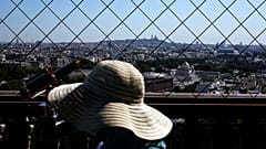 Во Франции могут ввести обязательное ношение масок в том числе и для желающих посетить Эйфелеву башню