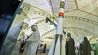 الإمارات ترجىء إطلاق مسبار "الأمل" الى المريخ بسبب سوء الأحوال الجوية 