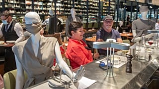 Un exemple de mesure de distanciation dans un restaurant montréalais