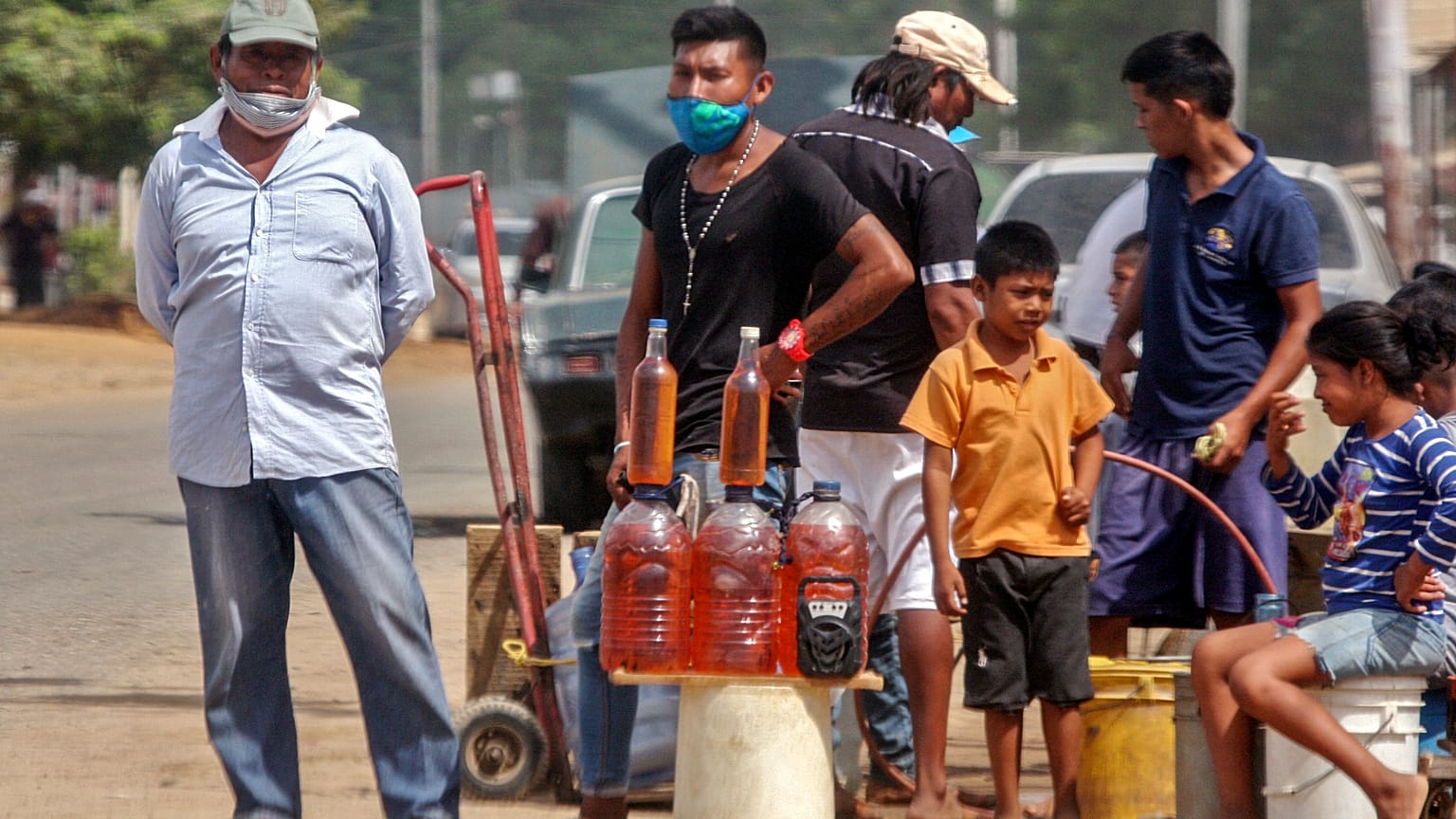 Venezuela se queda de nuevo sin combustible pese a los cargamentos de Irán