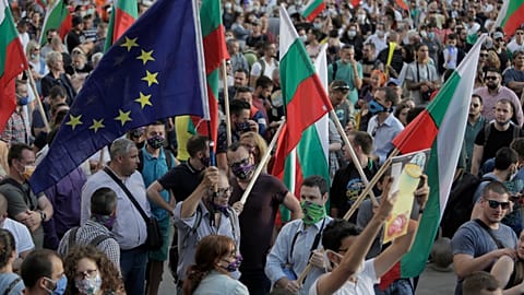 Anti-government protesters try to break into Bulgaria's parliament