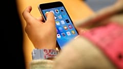 غرامت ۵۰۰ دلاری اپل به کاربران برای کند کردن عمدی آیفون