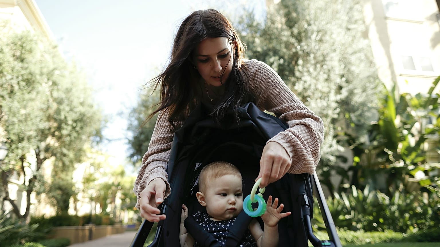 Anne ile bebek (arşiv) 