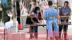 Covid-19: Νέα lockdown σε όλο τον κόσμο καθώς αυξάνονται τα κρούσματα