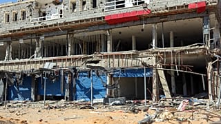 الدمار الناجم عن الحرب بين طرفي النزاع في ليبيا