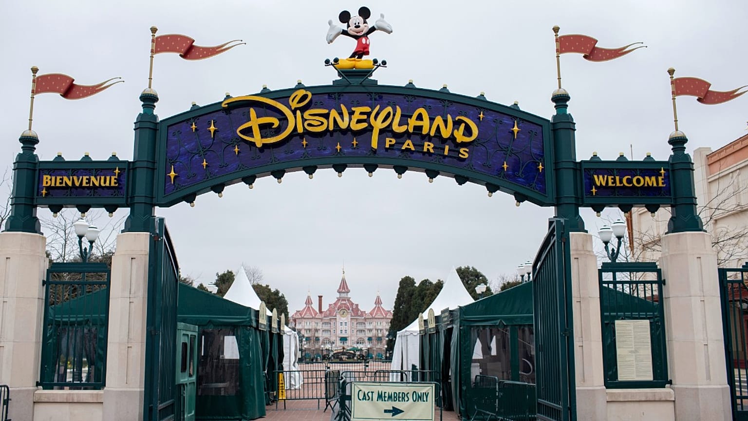 DISNEYLAND PARIS